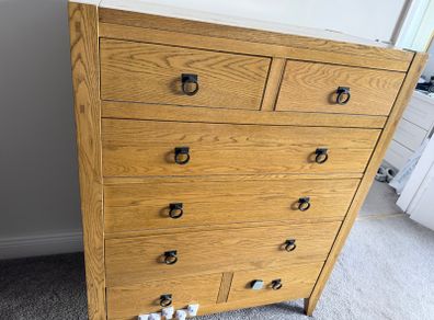 Chest of drawers
