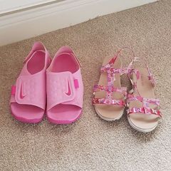 2 pairs sandals