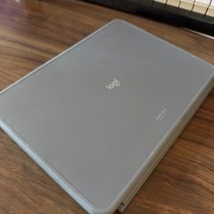 Logitech Combo Touch iPad Air m3
