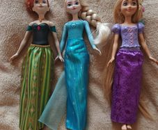 else and Ana musical Barbie's and Rapunzel