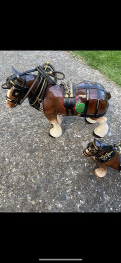 3 horse set