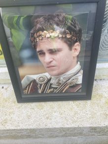 autograph picture Joaquin phoenix free postage