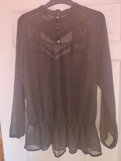 Stunning black lace embroidered blouse Select size UK12 EU40 Postage included