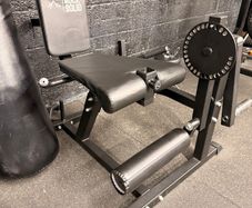 Leg Extension & Curl Machine Gym