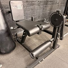 Leg Extension & Curl Machine Gym