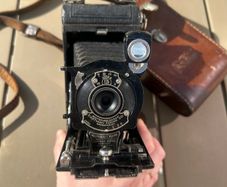 Vintage 1920s Kodak No. 1A Pocket Folding Camera with original leather case