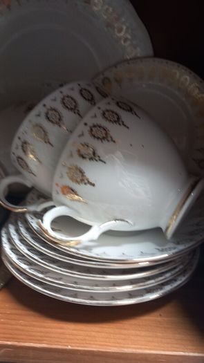 18 Piece Queen Ann China Tea Set