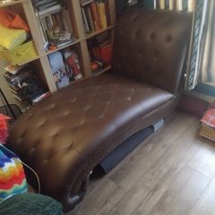 chaise lounge.