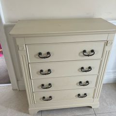 Chest of drawers (4 drawers)