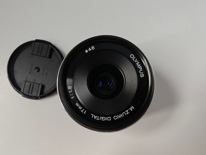 Olympus M.Zuiko Digital 17 mm F1.8 Lens M43