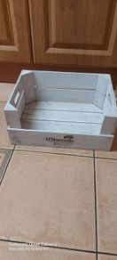 wooden display advertising crisps crate,good condition, buyer collects,or pays postage,