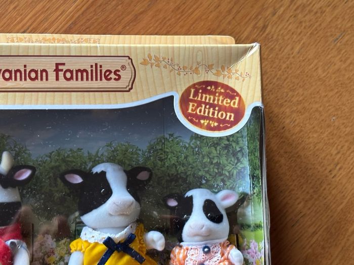Sylvanian Families Friesian Cow Family 5618