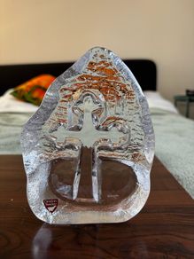 Vintage Orrefors Sweden Cross sculpture in crystal glass. Original sticker