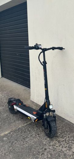 Kukirin m4 max electric scooter
