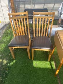 Extendable Table & 2 chairs
