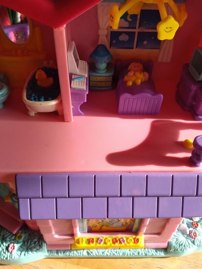 Hamleys toy house