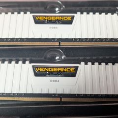 Crosair Vengeance DDR4 16 GB Memory