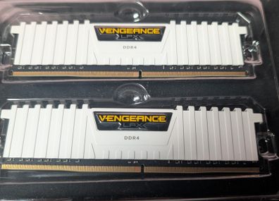 Crosair Vengeance DDR4 16 GB Memory
