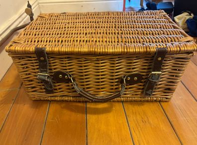 Picnic basket