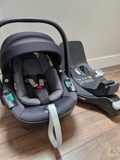 Maxi-Cosi Pebble 360 Car Seat & Maxi-Cosi FamilyFix 360 Car Seat Base