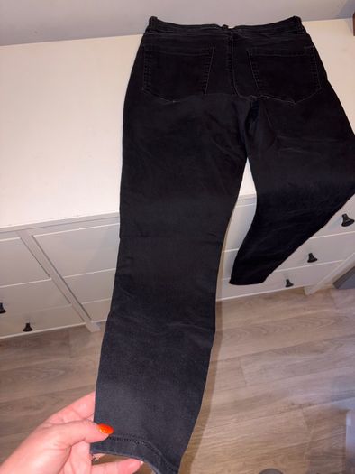 Black skinny jeans