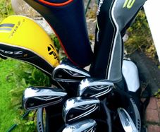 Set of Taylormade golf Clubs
