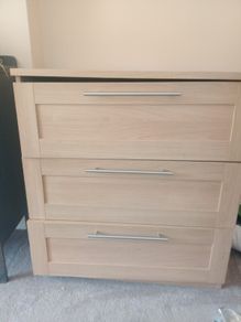 chest of drawers