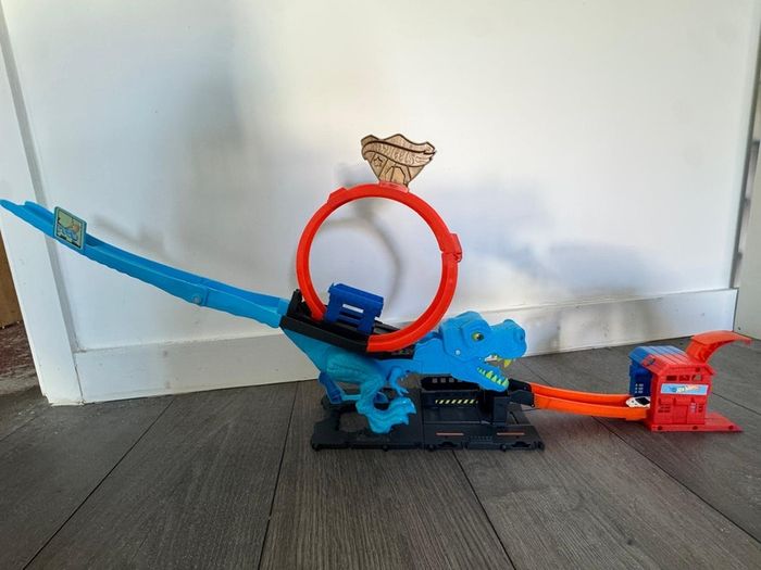 Hot Wheels City T-Rex Chomp Down Playset
