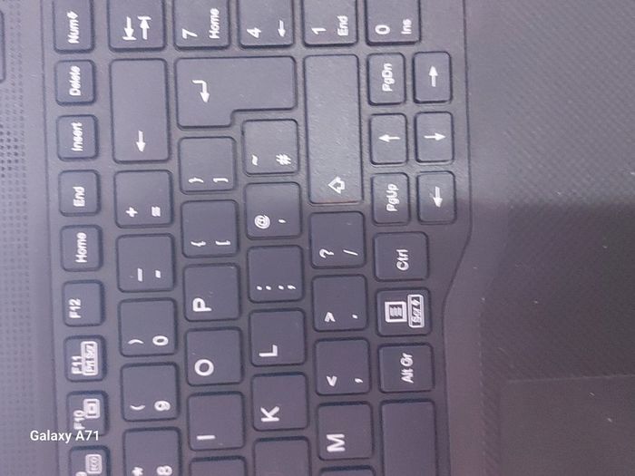 Fujitsu Lifebook Stylistic Series, Model A1530,  Intel Core i5-1035G1 CPU, 1.19GHz, 8GB Ram, 300GB SSD, Windows 10, Microsoft Edge, Chrome and VLC