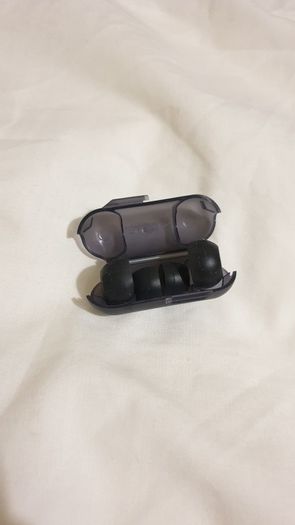 noise cancelling ear buds sony 2 pairs different sizes