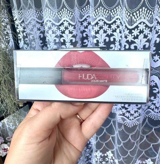 Huda Beauty Liquid Matte Lipstick - Icon - New & Sealed