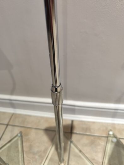 Speaker stands with adjustable height