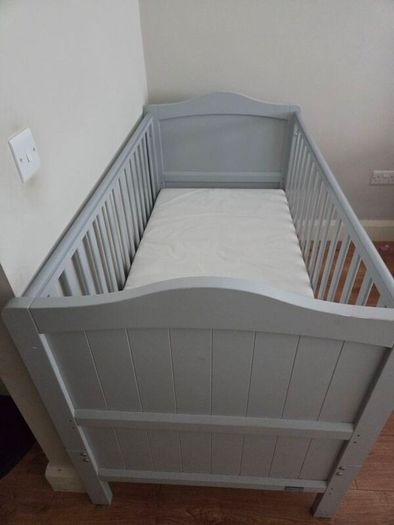 Nested toddler cot with mattress, barely used, good condition