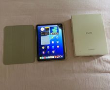 IPad Air 5th Gen, M1, Starlight + 2nd Gen Apple Pencil - Great Condition
