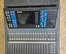Yamaha LS9 16 ch and flightcase
