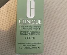 Clinique moisturising lotion & spf 50