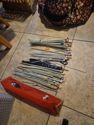 knitting needles