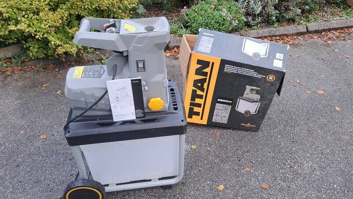 Titan TTSHR2800 2800W 200kg/hr Garden Shredder