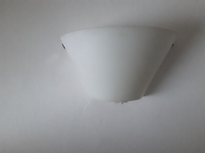 2 wall lights