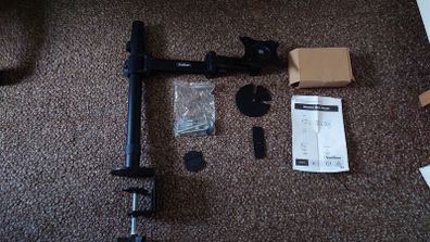 VonHaus single monitor desk mount up to 27 inch