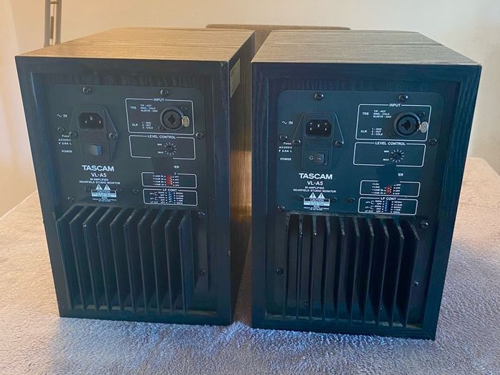 TASCAM VL-A5 Active Monitors