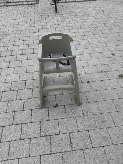 Rubbermaid High Chair
