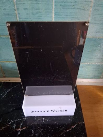Johnnie Walker Bar Light phone charger
