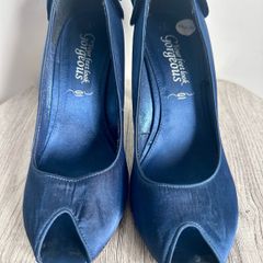 Navy peep toe shoes