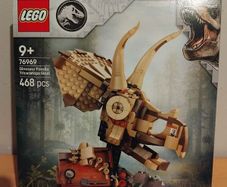 lego 76969 Dinosaur Fossils: Triceratops Skull
