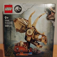 lego 76969 Dinosaur Fossils: Triceratops Skull