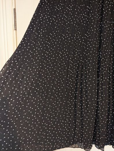 Perfect for Summer. beautiful pleated midi skirt from New Look