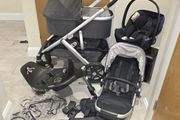 Amaizing  Condition Uppababy Vista  V2 travwl system