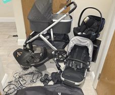 Amaizing  Condition Uppababy Vista  V2 travwl system