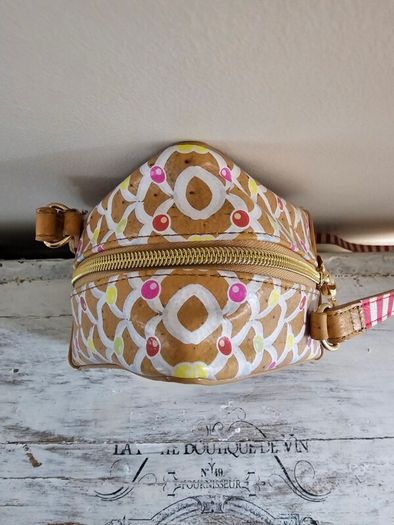 Betsey Johnson Rare Collectible 2018 Gingerbread House Bag